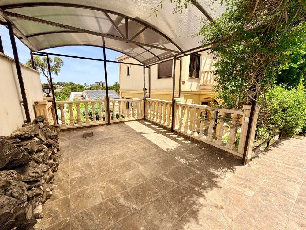 For sale - 3 Bedroom 2 Bathroom Villa in Orihuela Costa - Costa Blanca  - Alicante
