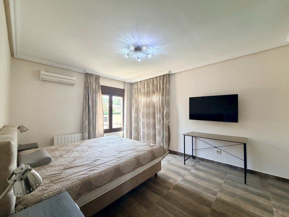 For sale - 3 Bedroom 2 Bathroom Villa in Orihuela Costa - Costa Blanca  - Alicante
