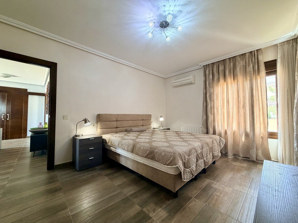 For sale - 3 Bedroom 2 Bathroom Villa in Orihuela Costa - Costa Blanca  - Alicante