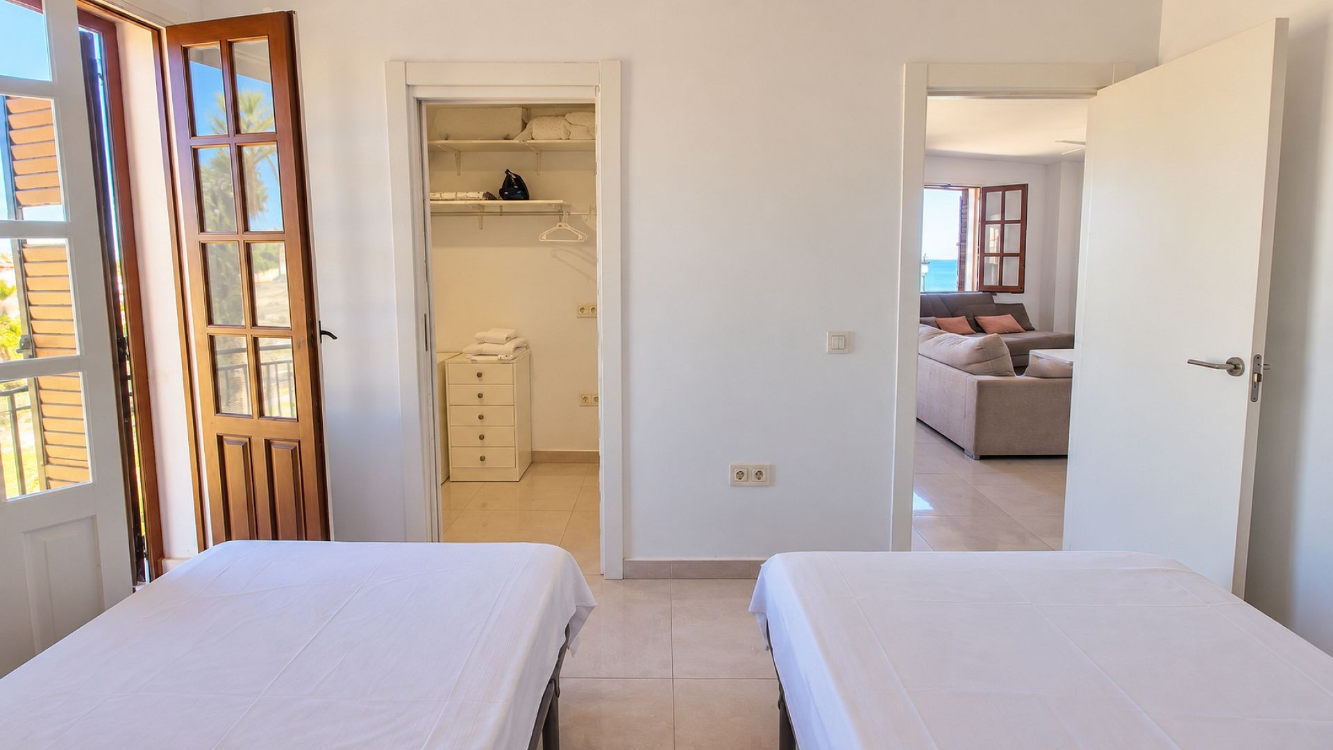 For sale - 3 Bedroom 2 Bathroom Apartment in Orihuela Costa - Costa Blanca  - Alicante