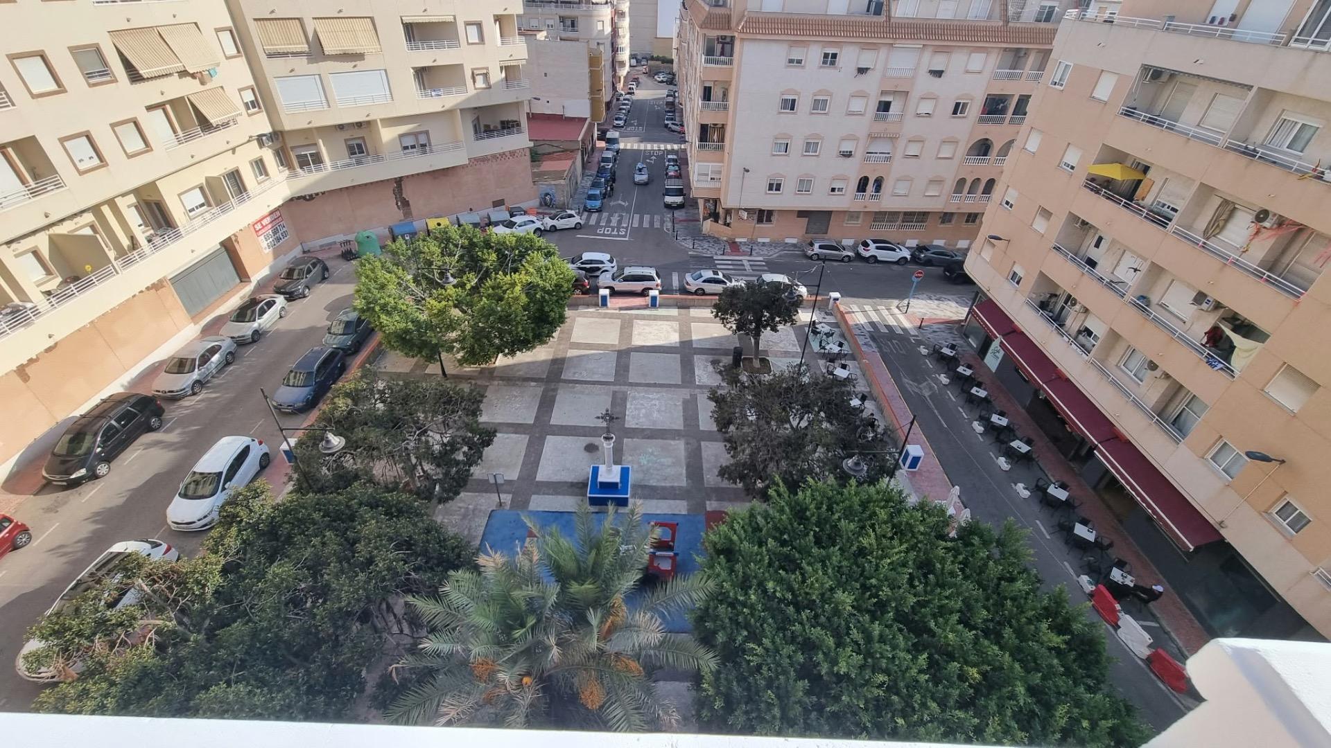 For sale - 2 Bedroom 1 Bathroom Penthouse in Torrevieja - Centro  - Alicante