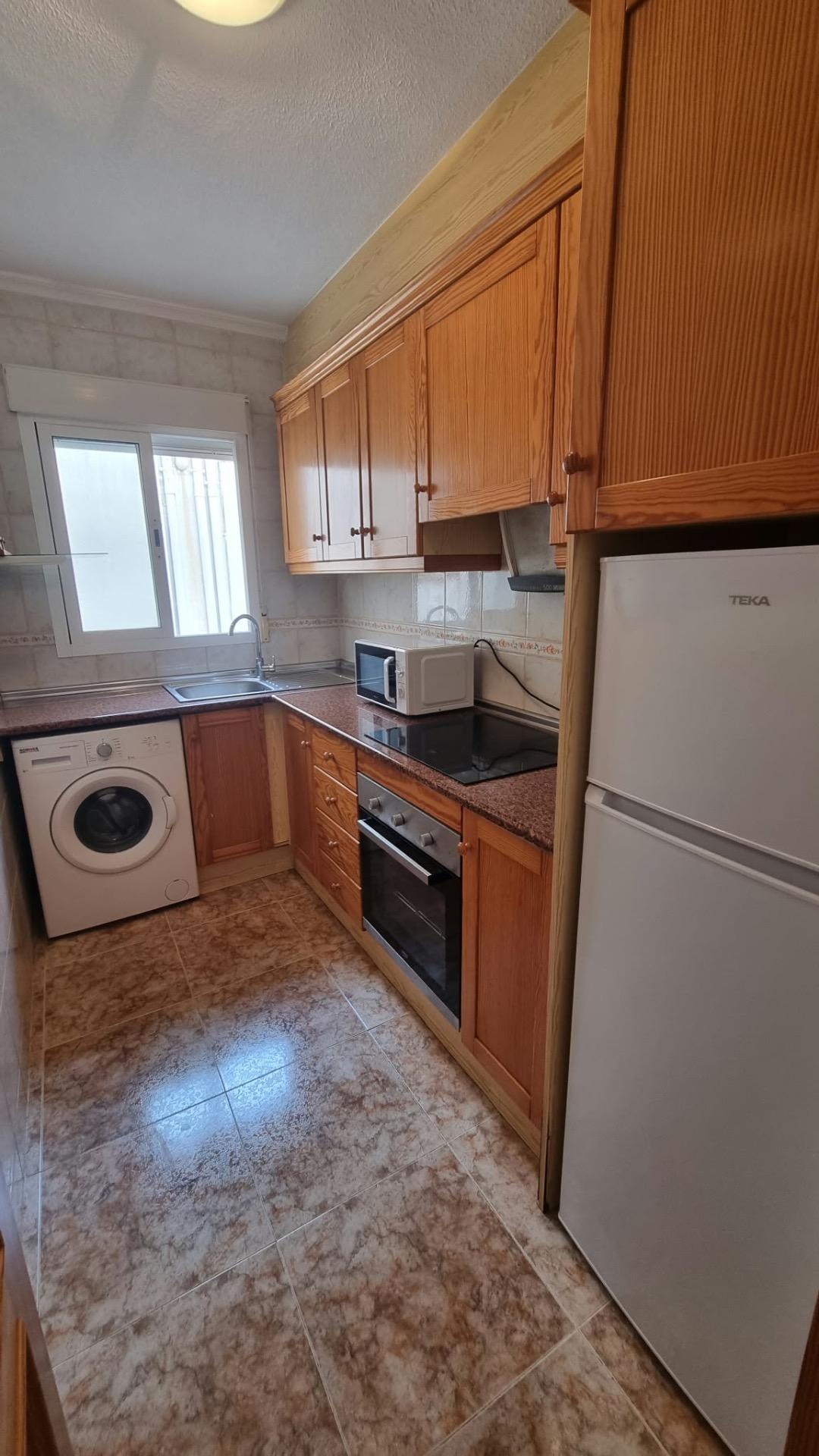 For sale - 2 Bedroom 1 Bathroom Penthouse in Torrevieja - Centro  - Alicante