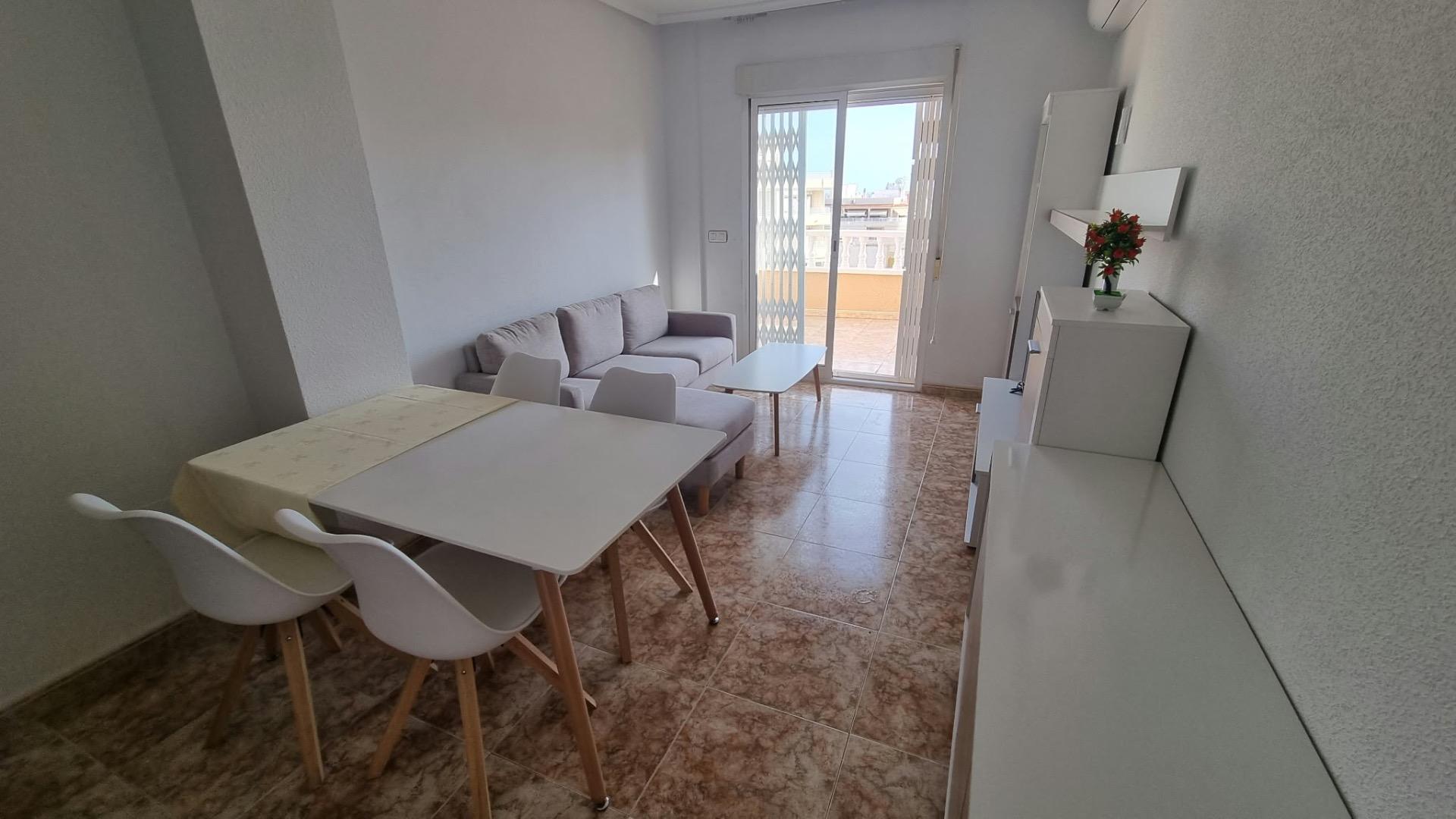 For sale - 2 Bedroom 1 Bathroom Penthouse in Torrevieja - Centro  - Alicante
