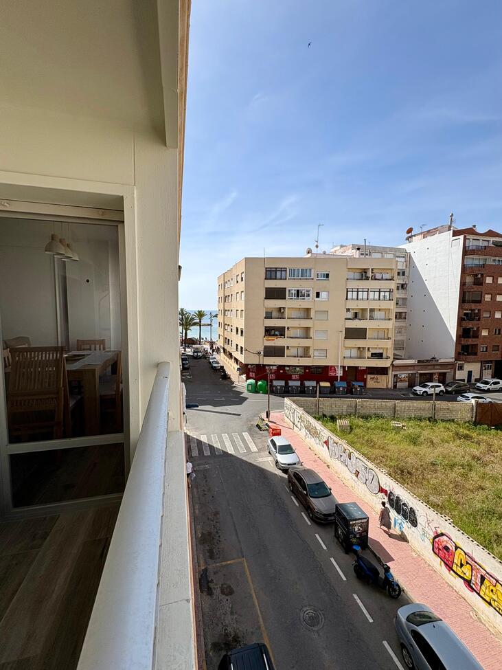 For sale - 3 Bedroom 2 Bathroom Apartment in Torrevieja - Costa Blanca  - Alicante