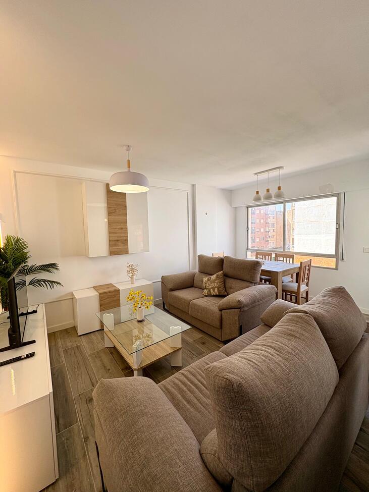 For sale - 3 Bedroom 2 Bathroom Apartment in Torrevieja - Costa Blanca  - Alicante