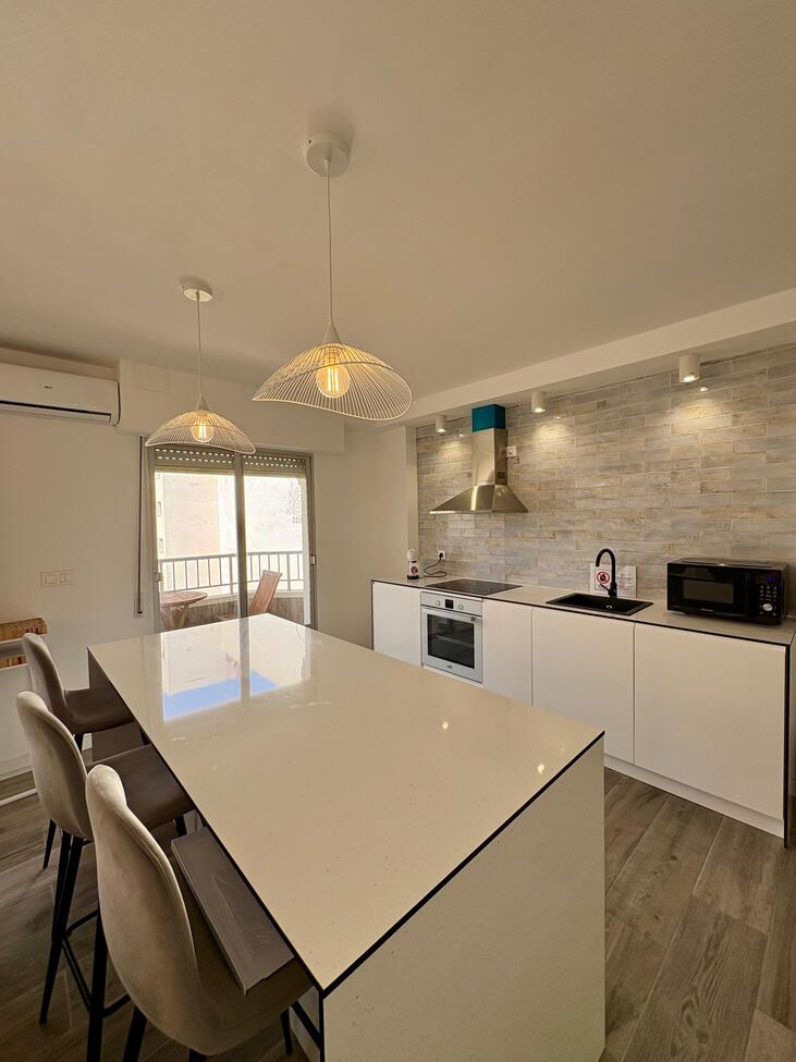 For sale - 3 Bedroom 2 Bathroom Apartment in Torrevieja - Costa Blanca  - Alicante