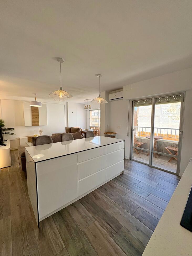 For sale - 3 Bedroom 2 Bathroom Apartment in Torrevieja - Costa Blanca  - Alicante
