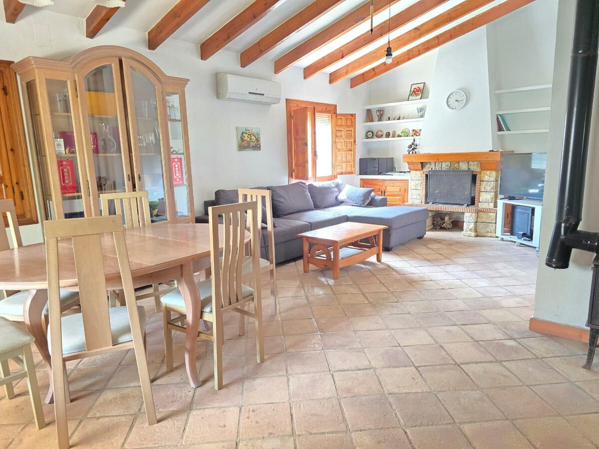 For sale - 4 Bedroom 2 Bathroom Villa in Cabo Roig - Costa Blanca  - Alicante