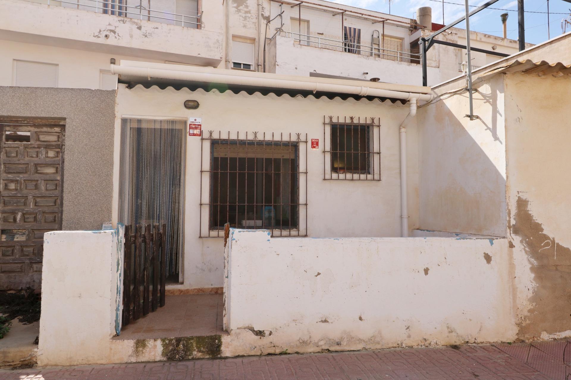 For sale - 3 Bedroom 1 Bathroom Apartment in Torrevieja - La Mata Pueblo  - Alicante