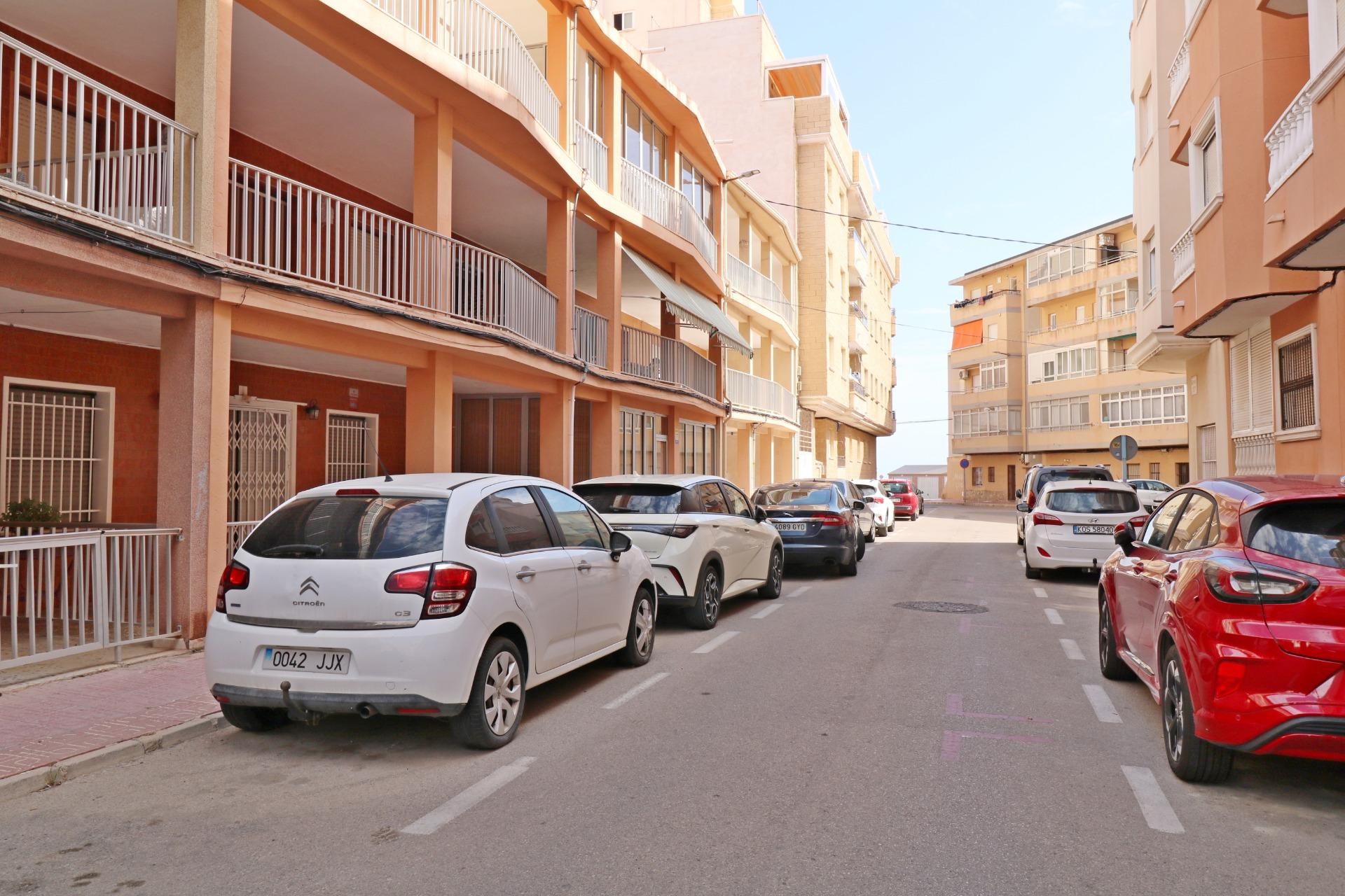 For sale - 3 Bedroom 1 Bathroom Apartment in Torrevieja - La Mata Pueblo  - Alicante