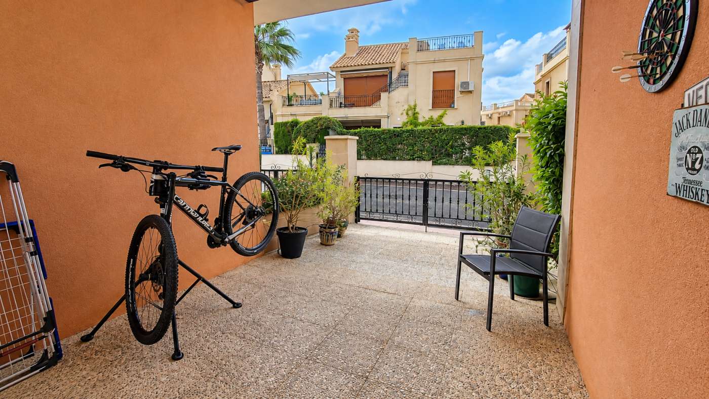 For sale - 3 Bedroom 2 Bathroom Villa in Algorfa - Inland  - Alicante