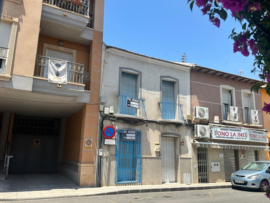 5 Bedroom 2 Bathroom Town House in Rojales