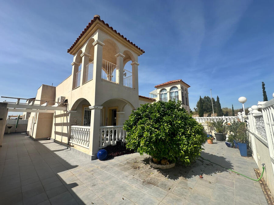For sale - 2 Bedroom 1 Bathroom Villa in Lo Crispin - Inland  - Alicante