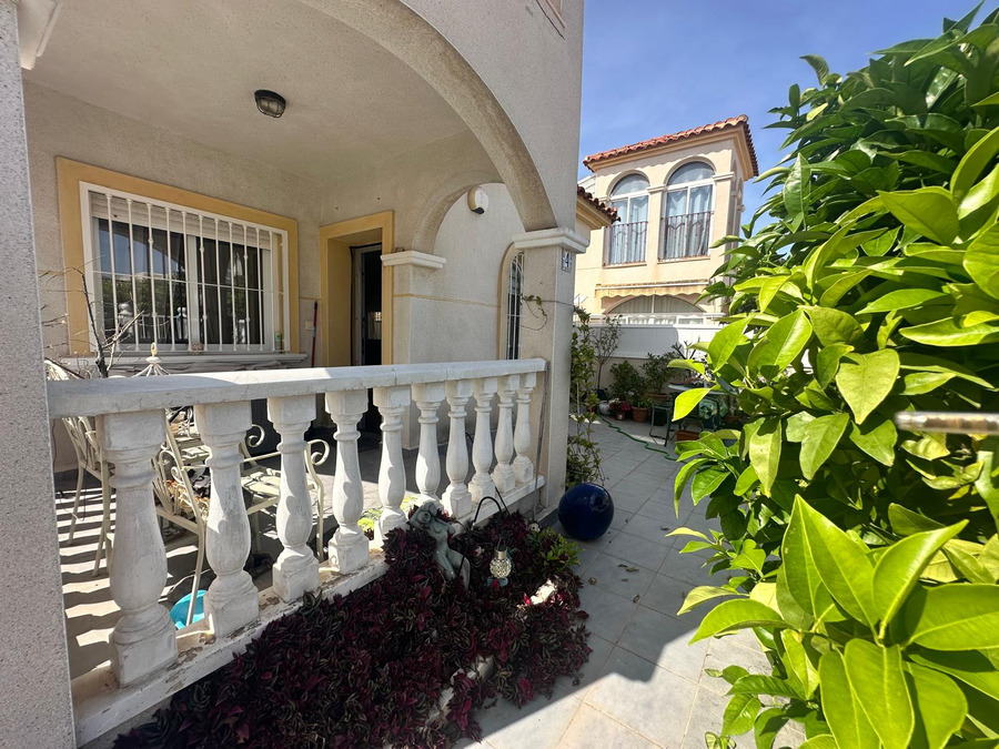 For sale - 2 Bedroom 1 Bathroom Villa in Lo Crispin - Inland  - Alicante