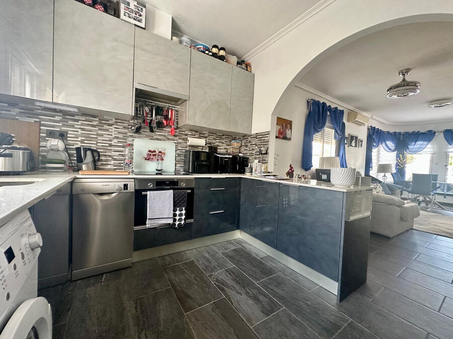 For sale - 2 Bedroom 1 Bathroom Villa in Lo Crispin - Inland  - Alicante