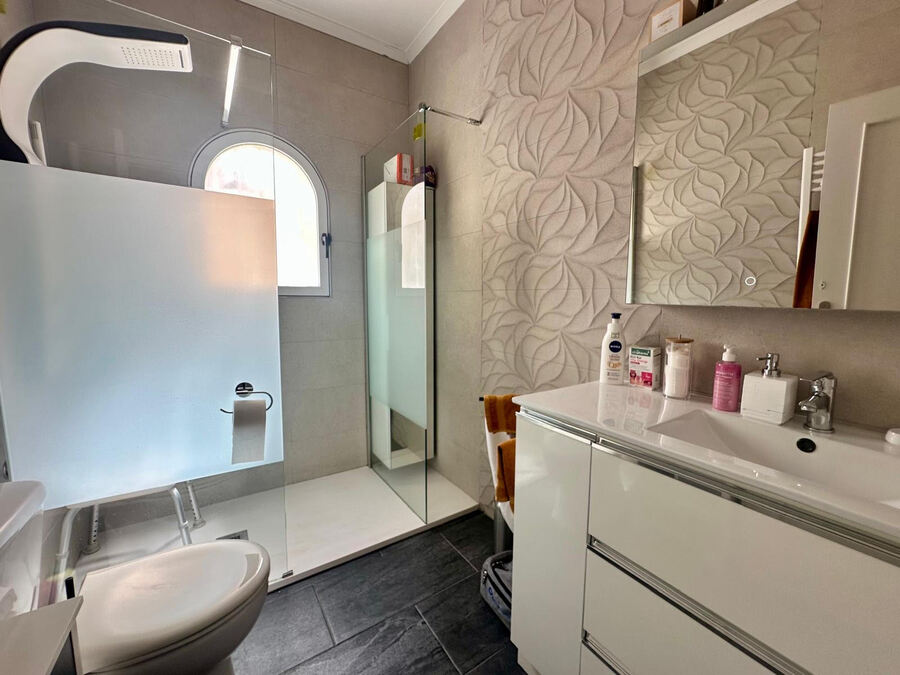 For sale - 2 Bedroom 1 Bathroom Villa in Lo Crispin - Inland  - Alicante