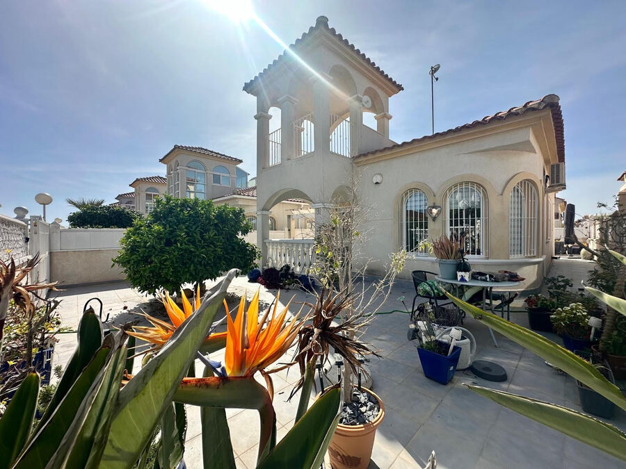 For sale - 2 Bedroom 1 Bathroom Villa in Lo Crispin - Inland  - Alicante