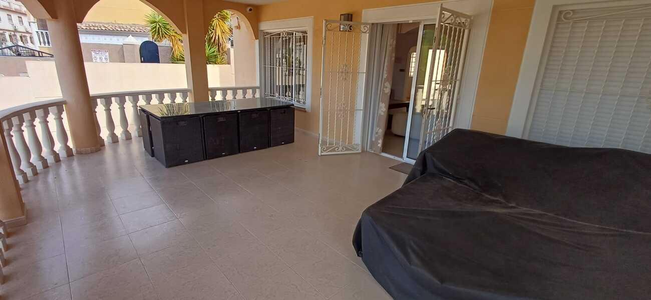 For sale - 5 Bedroom 4 Bathroom Villa in Algorfa - Inland  - Alicante