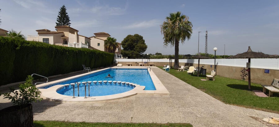For sale - 3 Bedroom 2 Bathroom Villa in Algorfa - Inland  - Alicante