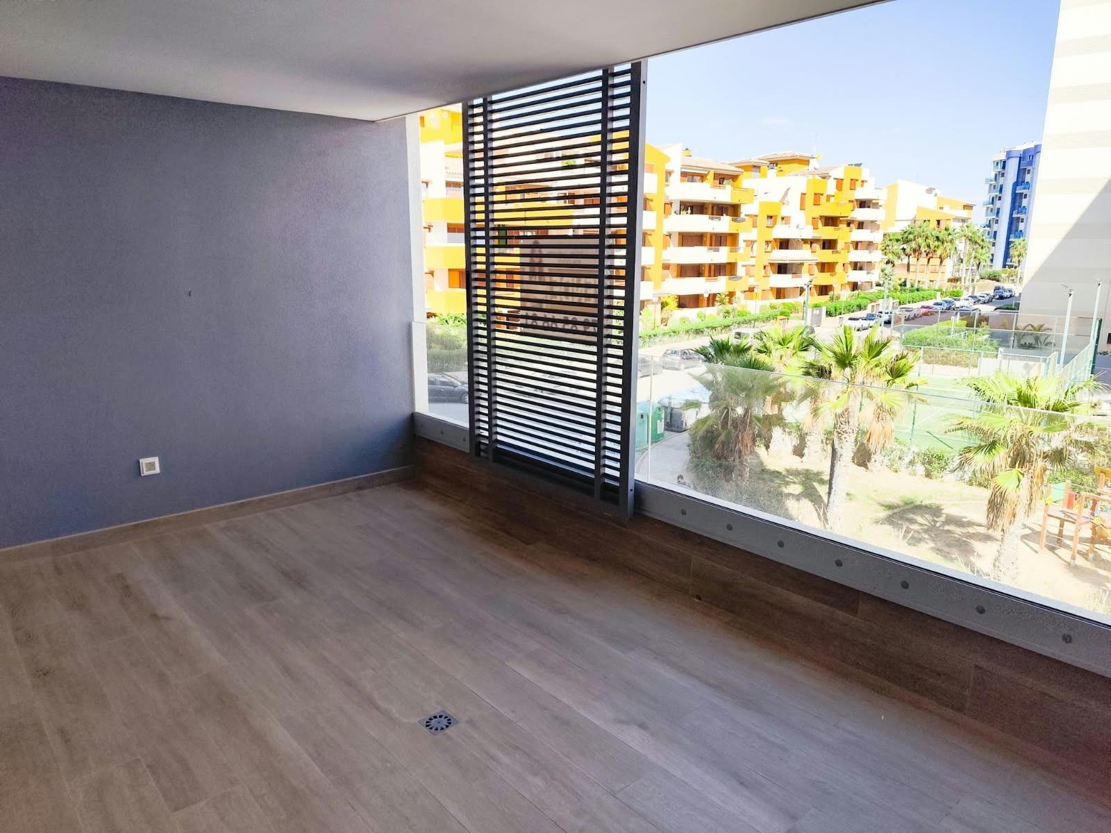 For sale - 3 Bedroom 2 Bathroom Apartment in Orihuela Costa - Punta Prima  - Alicante