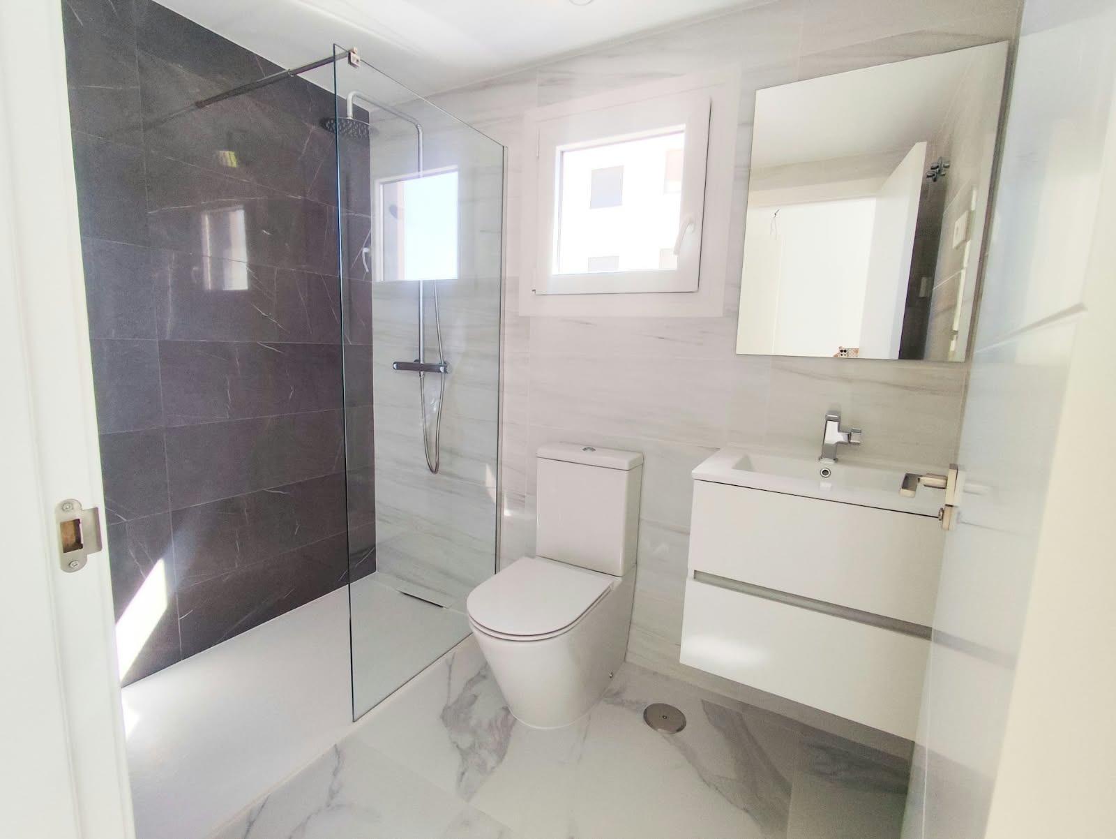 For sale - 3 Bedroom 2 Bathroom Apartment in Orihuela Costa - Punta Prima  - Alicante