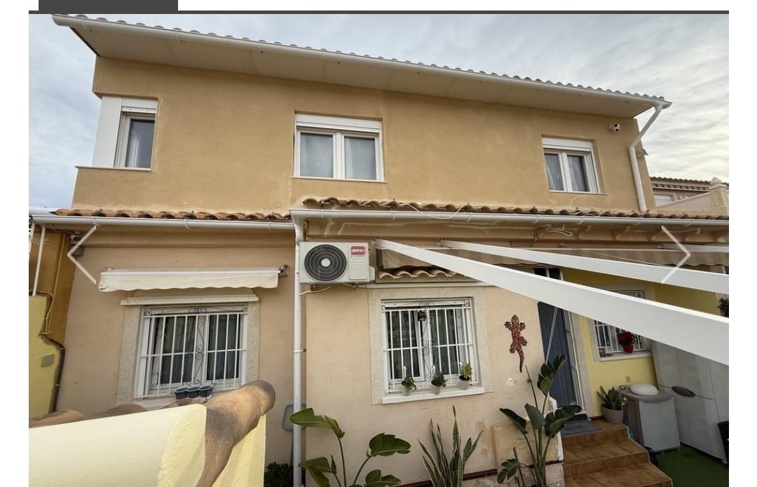 For sale - 4 Bedroom 3 Bathroom Town House in Orihuela Costa - La Florida  - Alicante