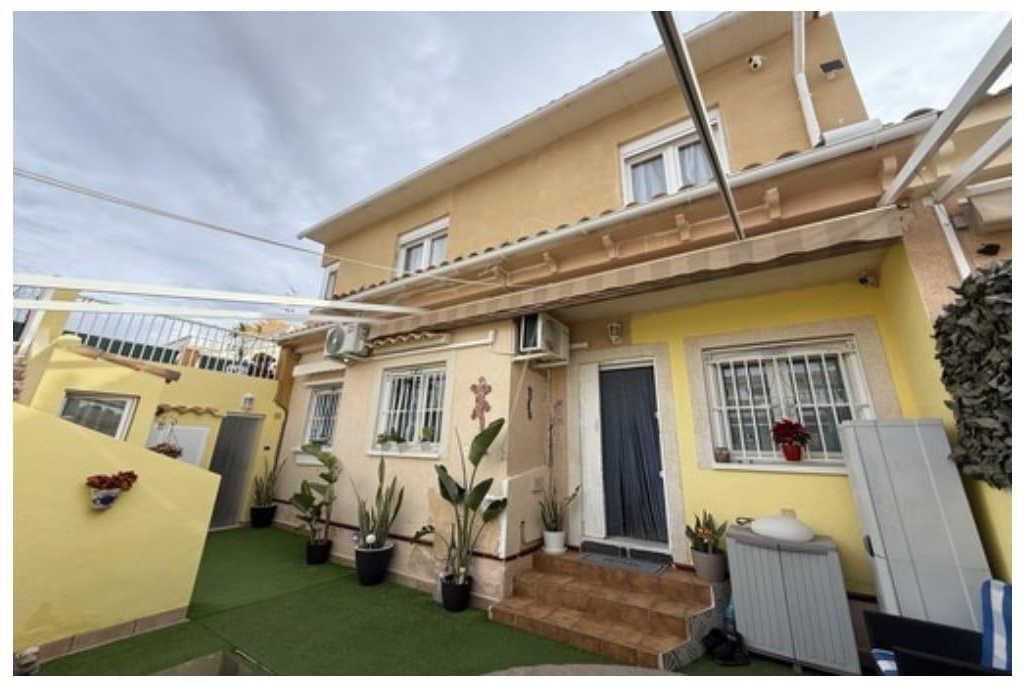 4 Bedroom 3 Bathroom Town House in Orihuela Costa