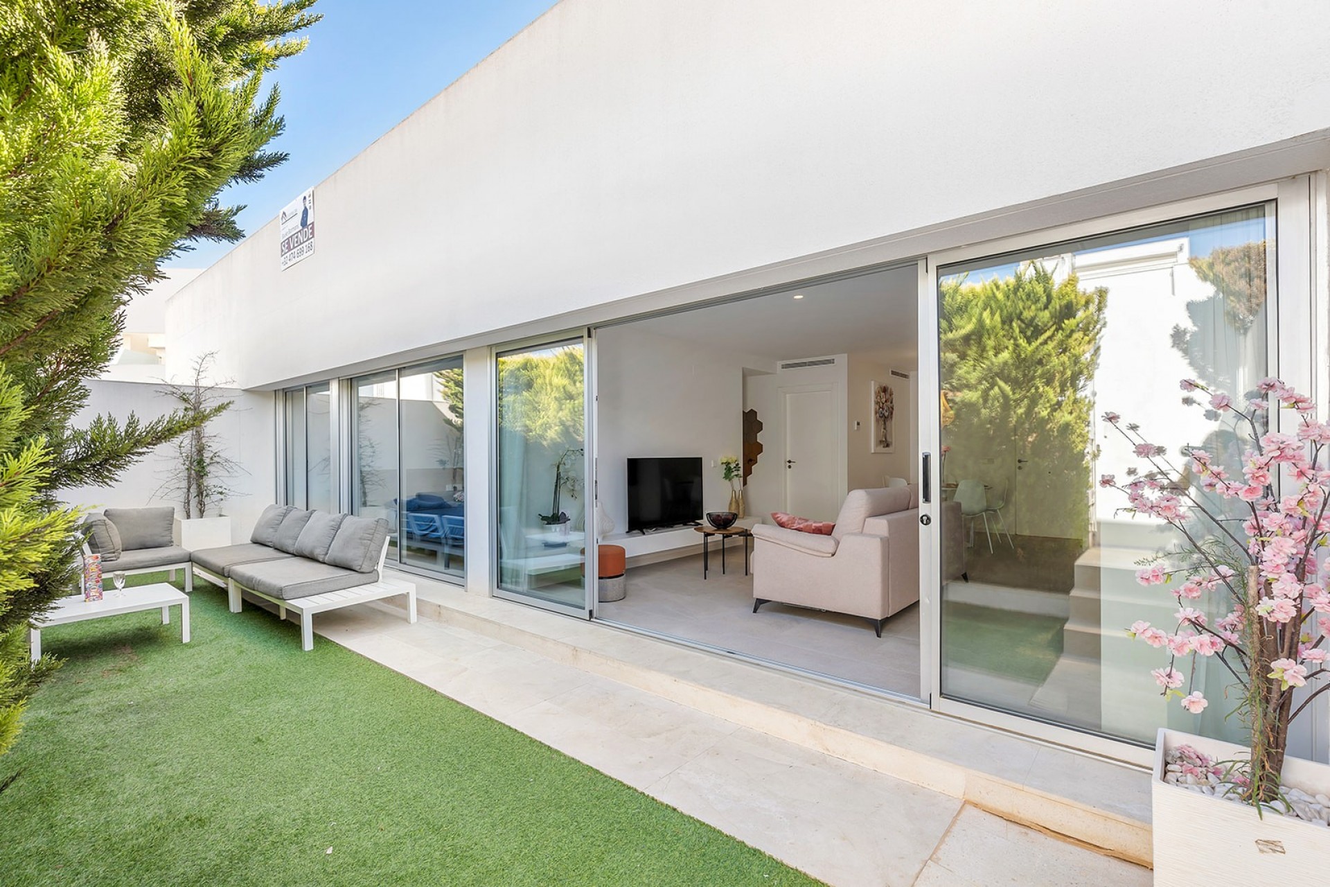 For sale - 2 Bedroom 2 Bathroom Apartment in Torrevieja - Costa Blanca  - Alicante