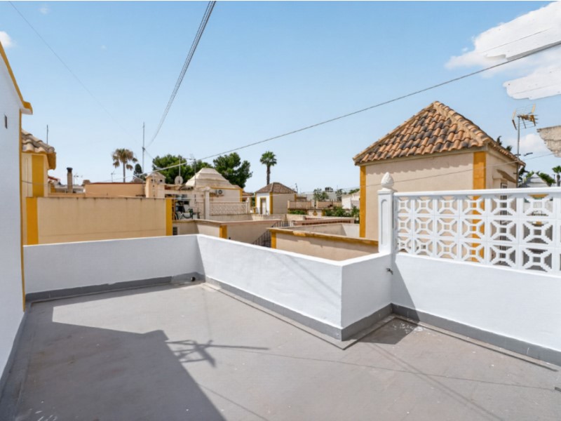 For sale - 3 Bedroom 1 Bathroom Town House in Torrevieja - Costa Blanca  - Alicante