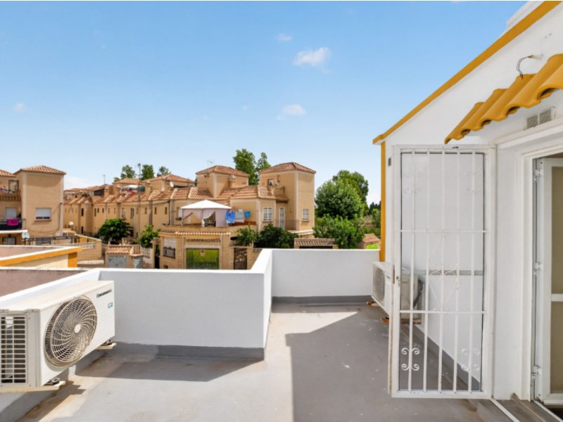 For sale - 3 Bedroom 1 Bathroom Town House in Torrevieja - Costa Blanca  - Alicante