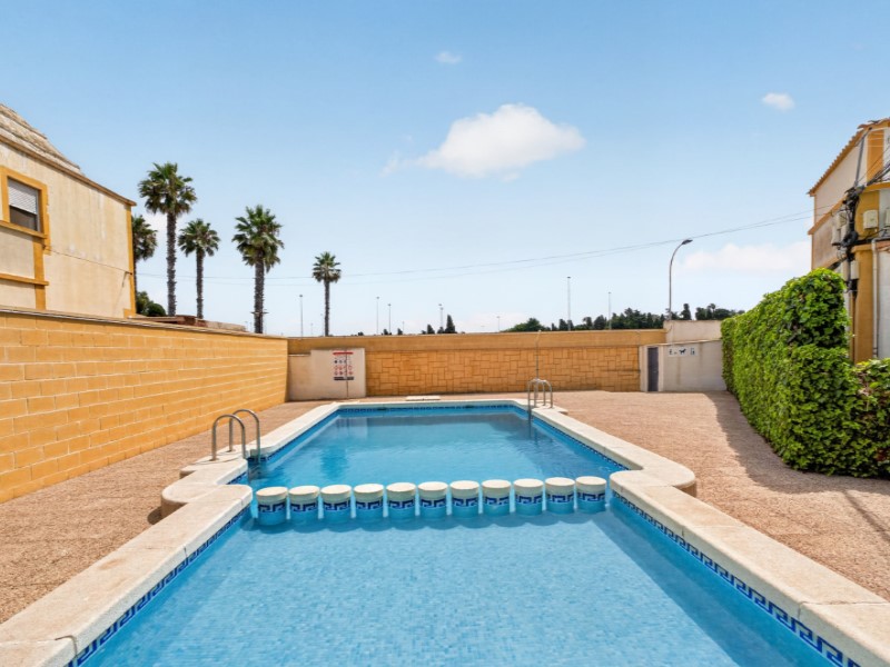 For sale - 3 Bedroom 1 Bathroom Town House in Torrevieja - Costa Blanca  - Alicante