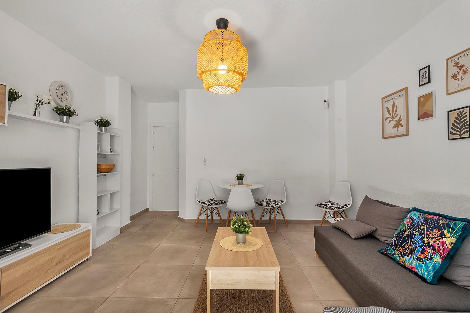 For sale - 3 Bedroom 1 Bathroom Apartment in Torrevieja - Playa De Los Locos  - Alicante