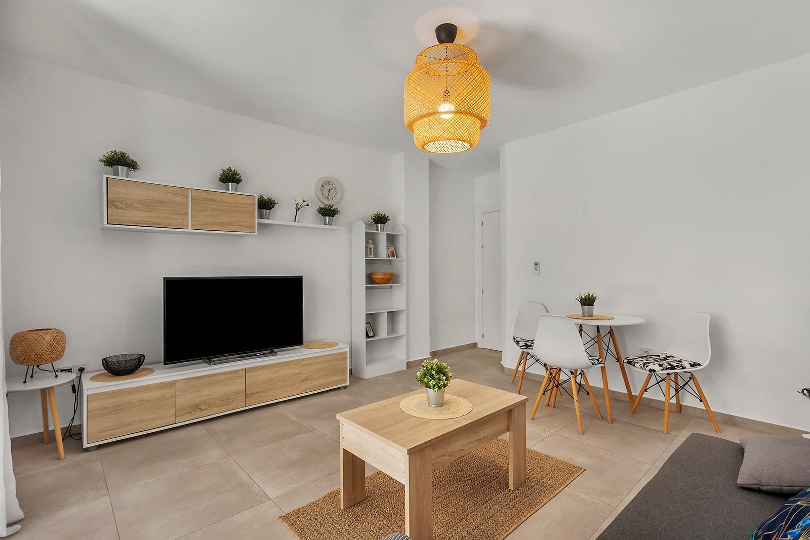 For sale - 3 Bedroom 1 Bathroom Apartment in Torrevieja - Playa De Los Locos  - Alicante