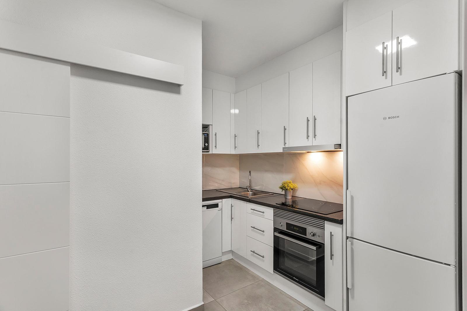 For sale - 3 Bedroom 1 Bathroom Apartment in Torrevieja - Playa De Los Locos  - Alicante