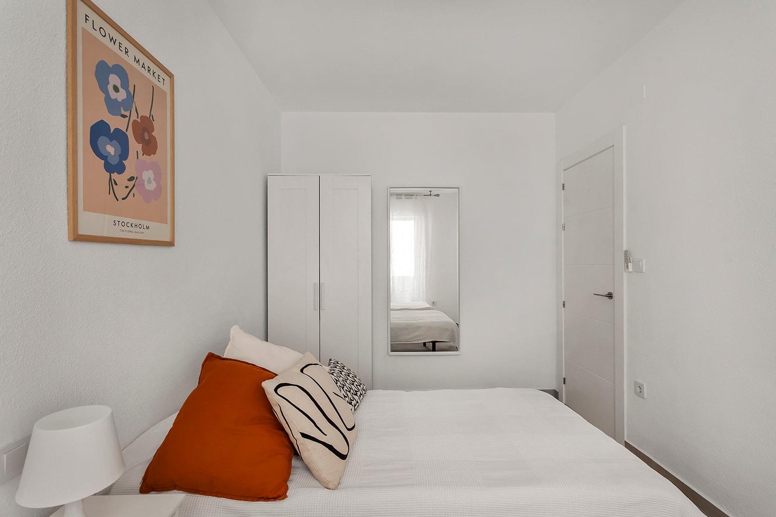 For sale - 3 Bedroom 1 Bathroom Apartment in Torrevieja - Playa De Los Locos  - Alicante