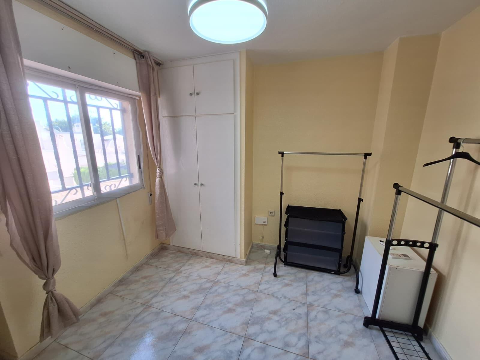 For sale - 5 Bedroom 3 Bathroom Quad House in Torrevieja - Carrefour  - Alicante