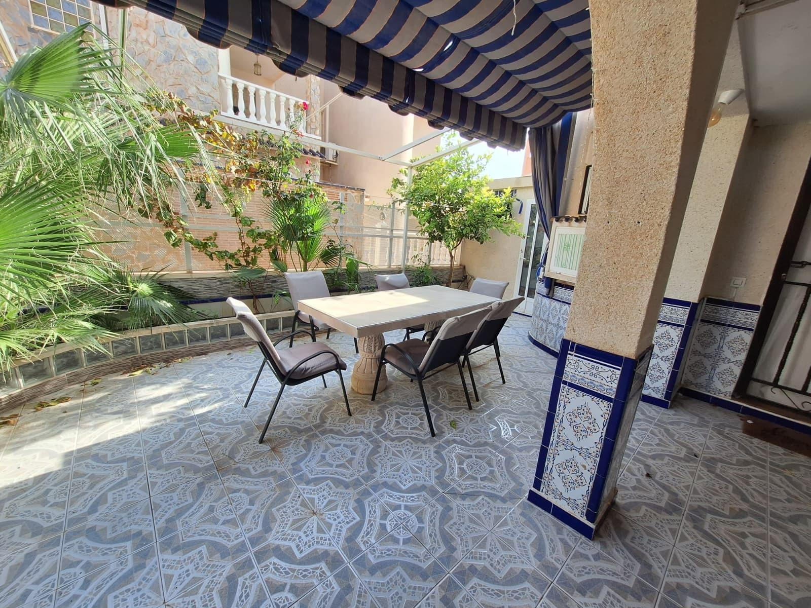 For sale - 5 Bedroom 3 Bathroom Quad House in Torrevieja - Carrefour  - Alicante