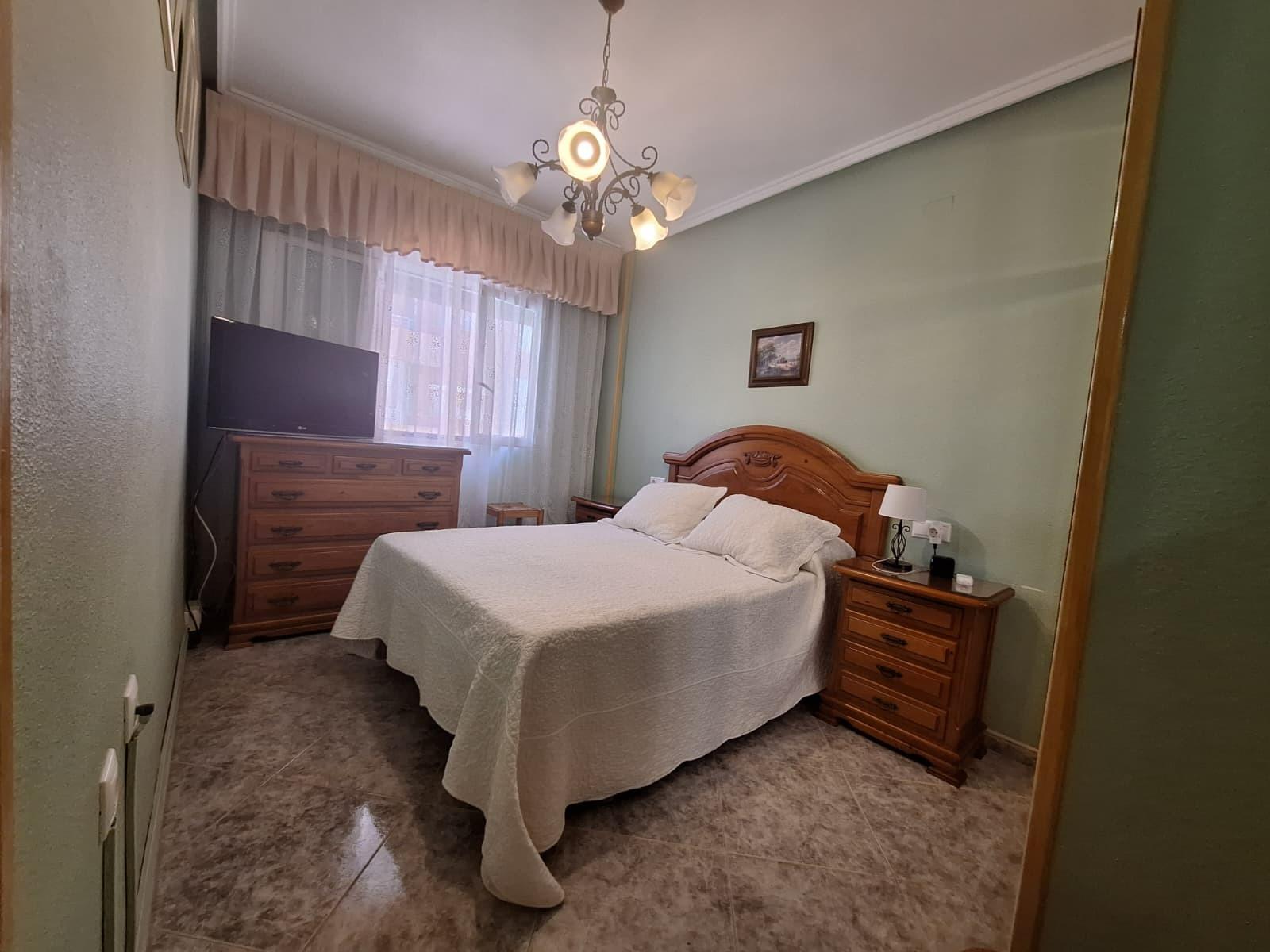 For sale - 2 Bedroom 2 Bathroom Apartment in Torrevieja - Playa De Los Locos  - Alicante