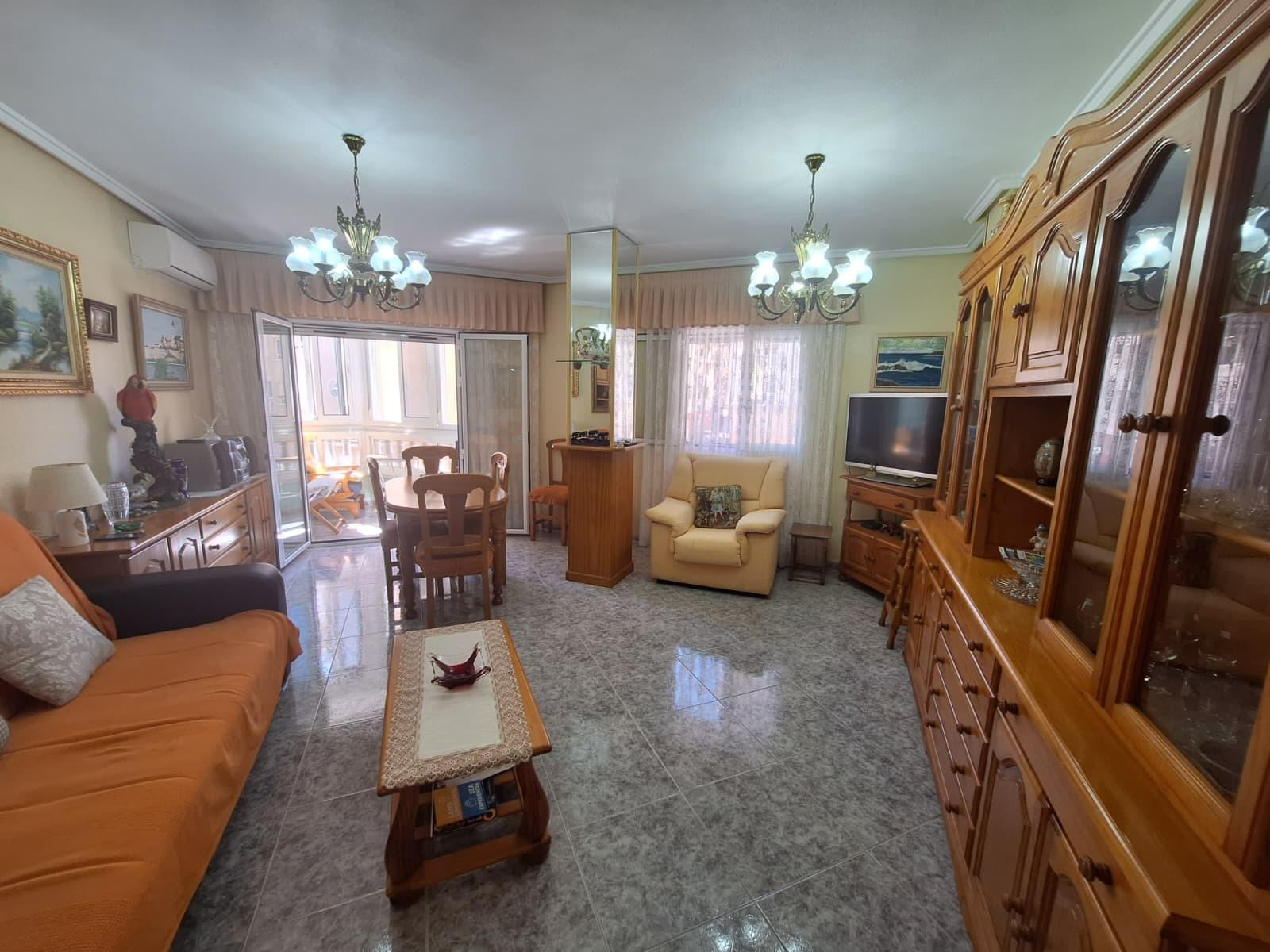 For sale - 2 Bedroom 2 Bathroom Apartment in Torrevieja - Playa De Los Locos  - Alicante