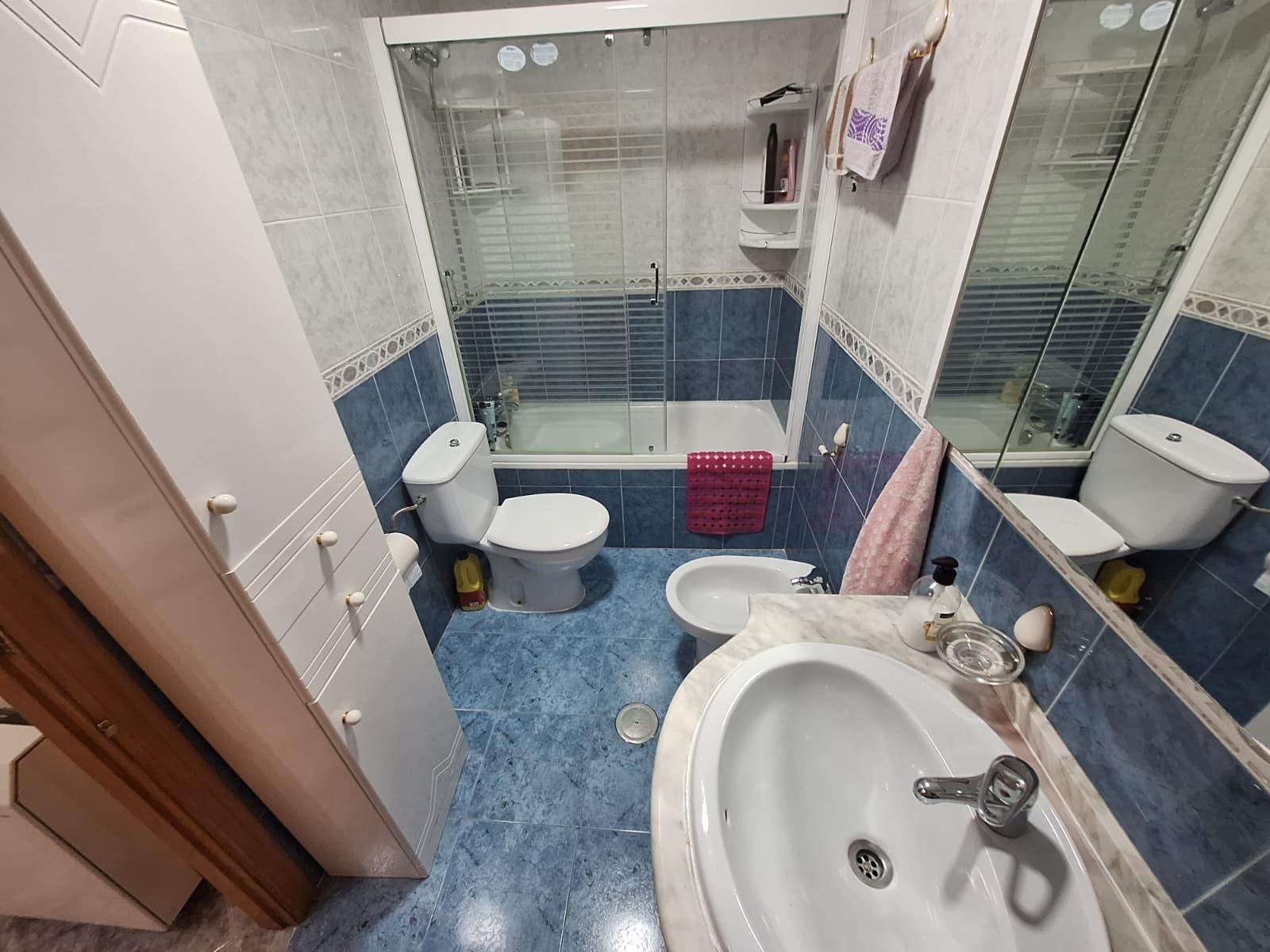 For sale - 2 Bedroom 2 Bathroom Apartment in Torrevieja - Playa De Los Locos  - Alicante
