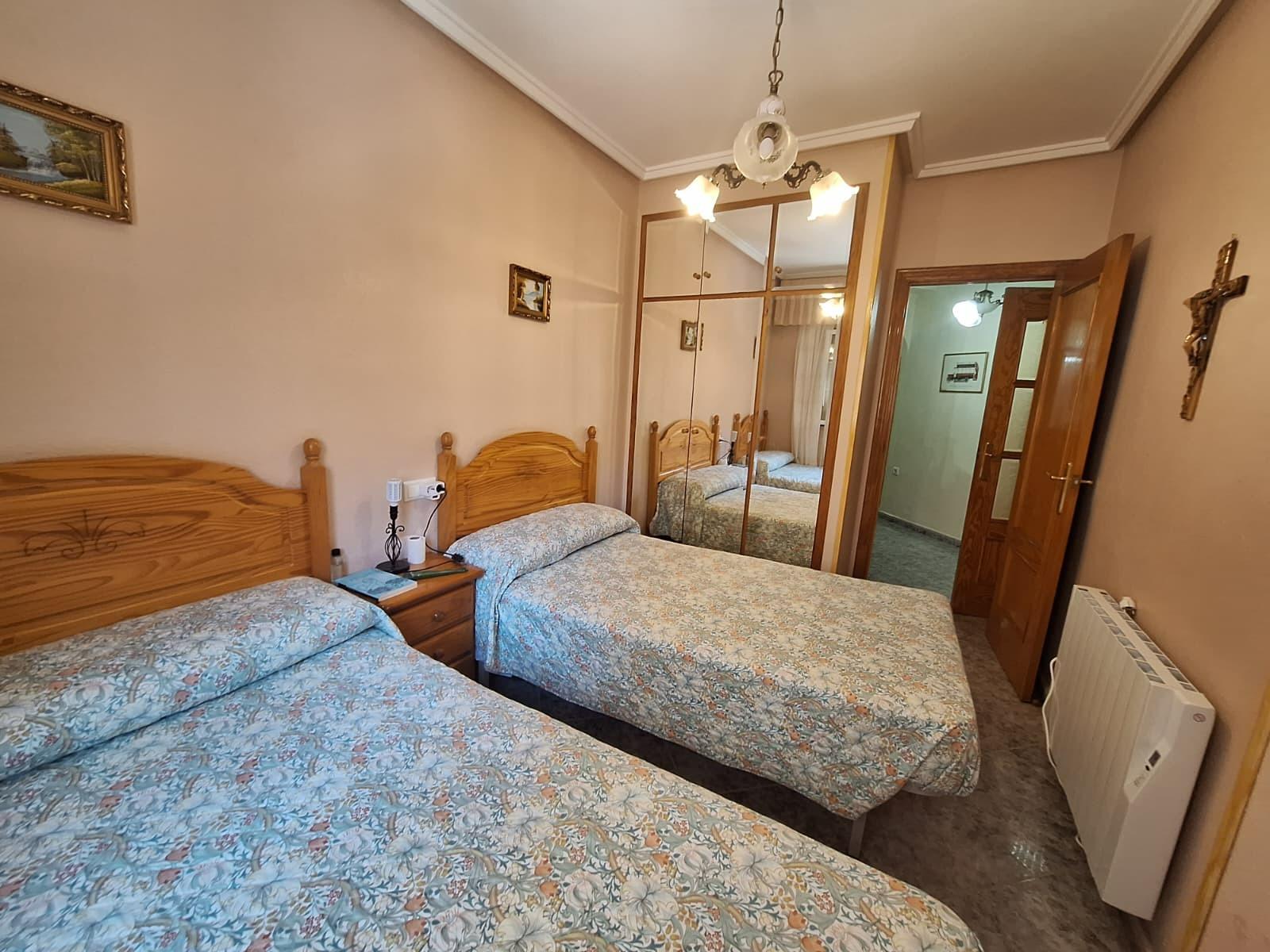 For sale - 2 Bedroom 2 Bathroom Apartment in Torrevieja - Playa De Los Locos  - Alicante