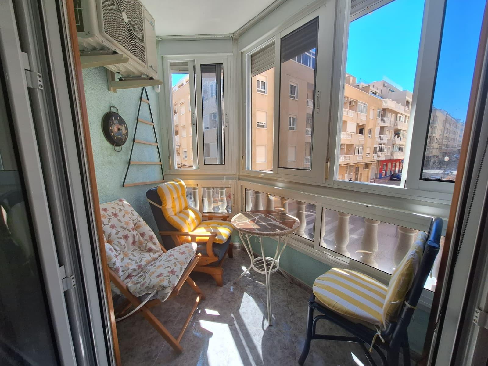 For sale - 2 Bedroom 2 Bathroom Apartment in Torrevieja - Playa De Los Locos  - Alicante