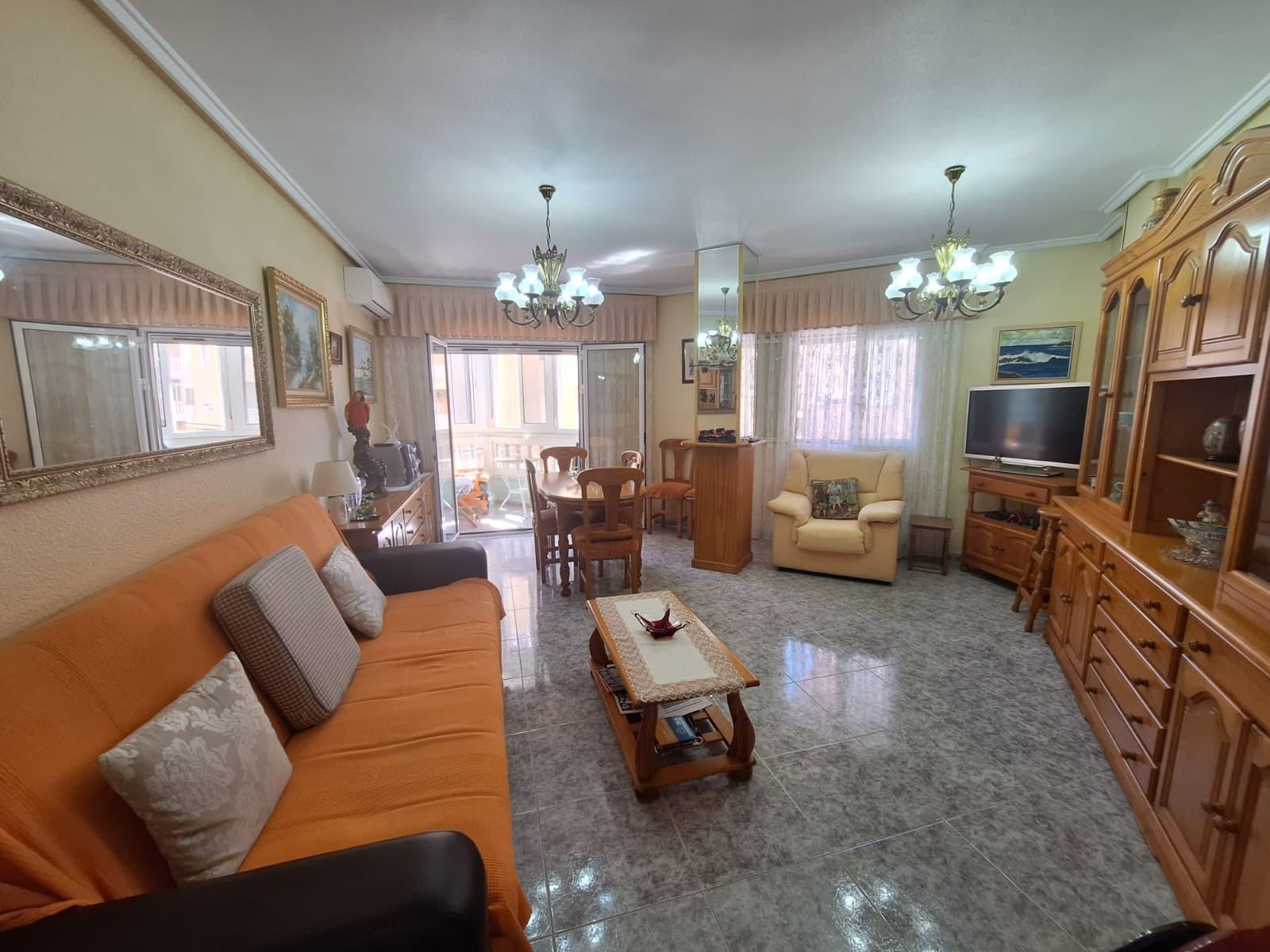 For sale - 2 Bedroom 2 Bathroom Apartment in Torrevieja - Playa De Los Locos  - Alicante