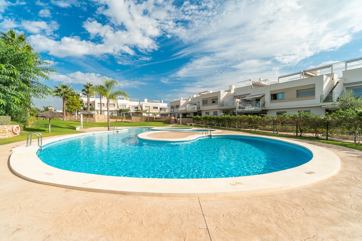 For sale - 2 Bedroom 2 Bathroom Bungalow in Vistabella Golf Entre Naranjos - Inland  - Alicante