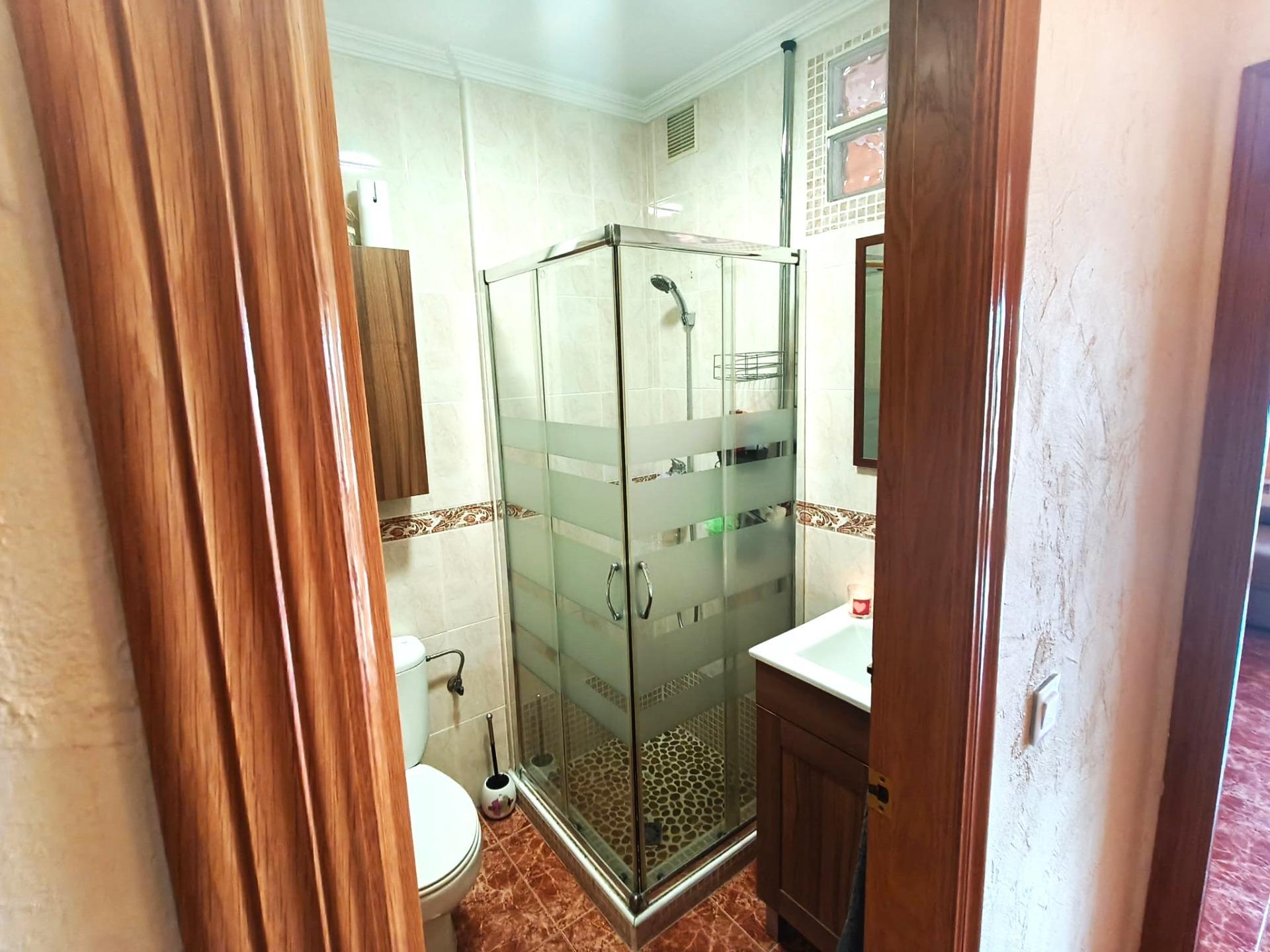 For sale - 2 Bedroom 2 Bathroom Apartment in Torrevieja - Centro  - Alicante
