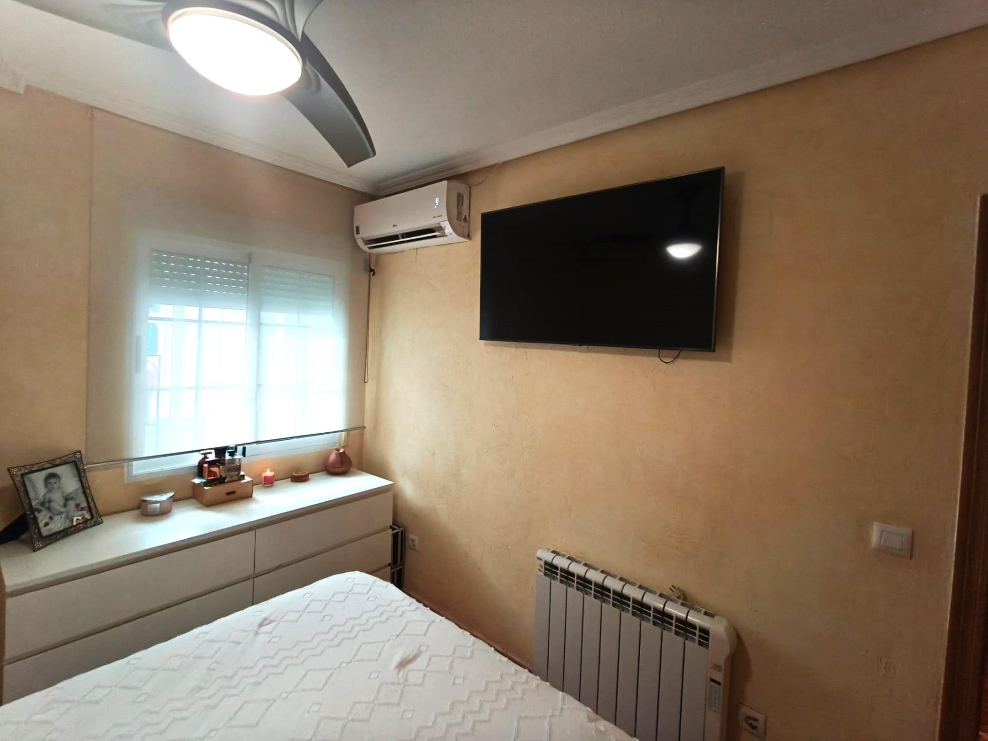 For sale - 2 Bedroom 2 Bathroom Apartment in Torrevieja - Centro  - Alicante