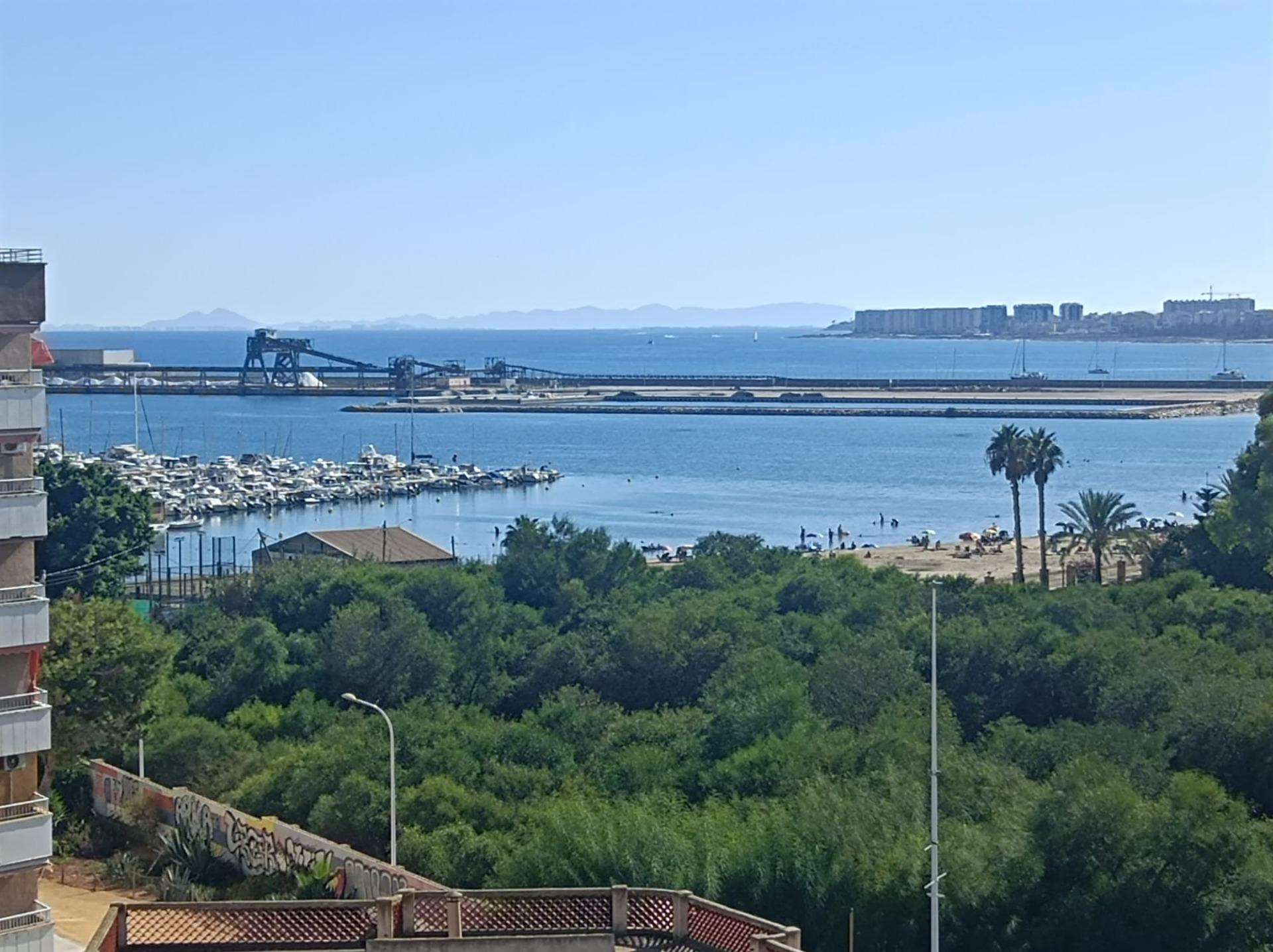 For sale - 2 Bedroom 2 Bathroom Apartment in Torrevieja - Centro  - Alicante