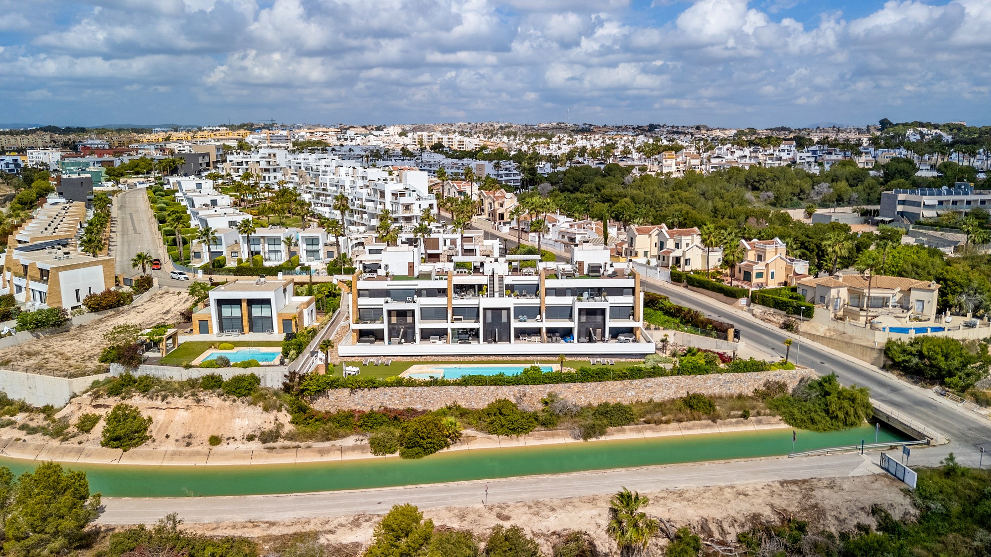 For sale - 2 Bedroom 2 Bathroom Apartment in Villamartin - Costa Blanca  - Alicante