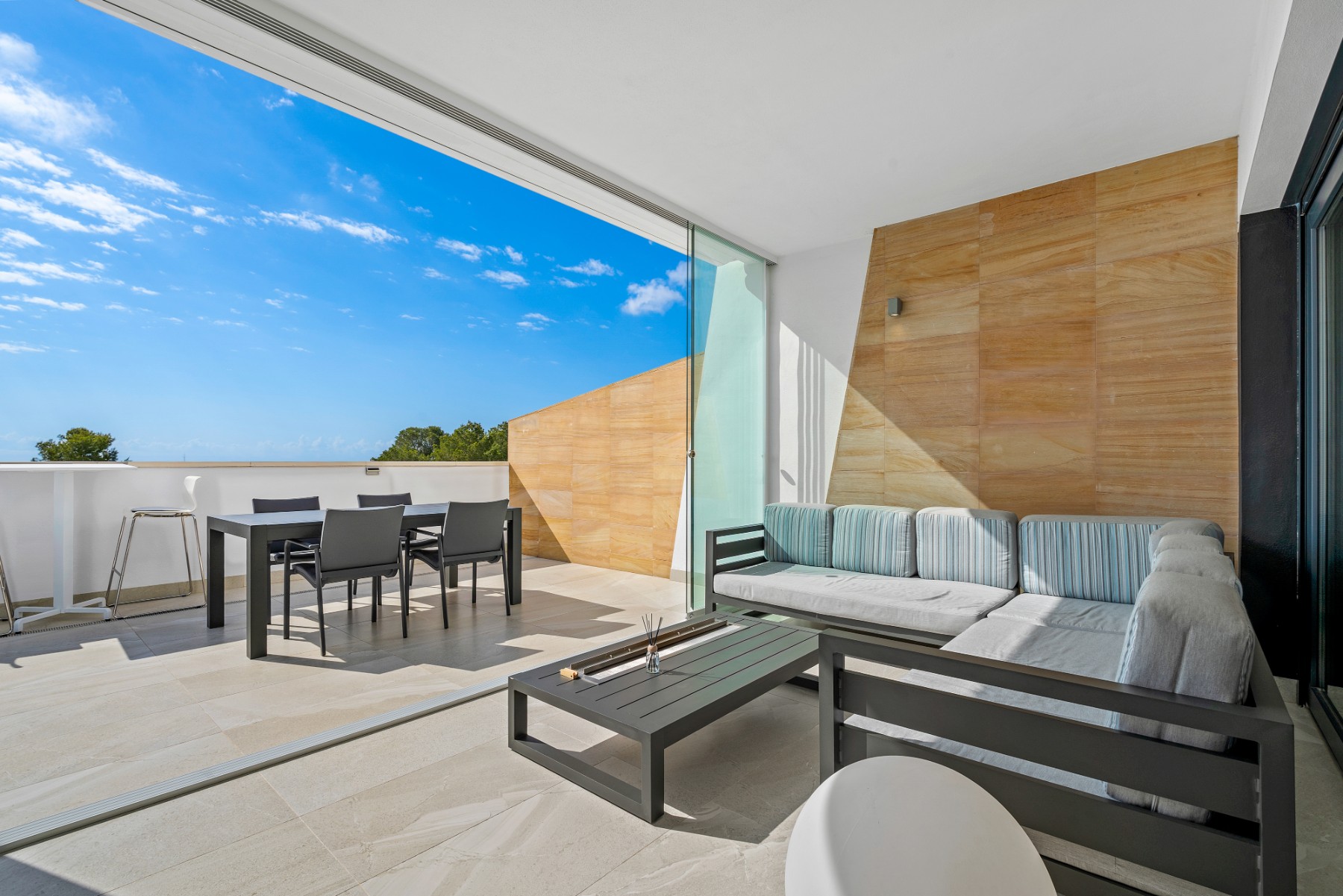 For sale - 2 Bedroom 2 Bathroom Apartment in Villamartin - Costa Blanca  - Alicante