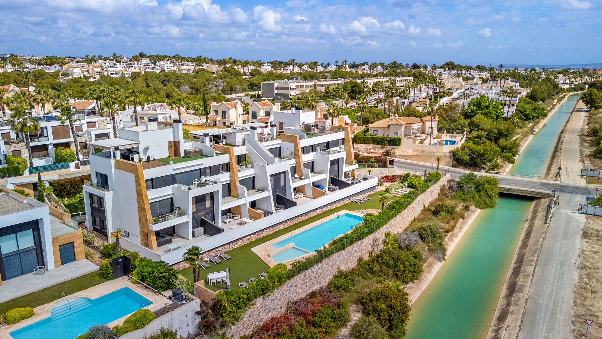 For sale - 2 Bedroom 2 Bathroom Apartment in Villamartin - Costa Blanca  - Alicante